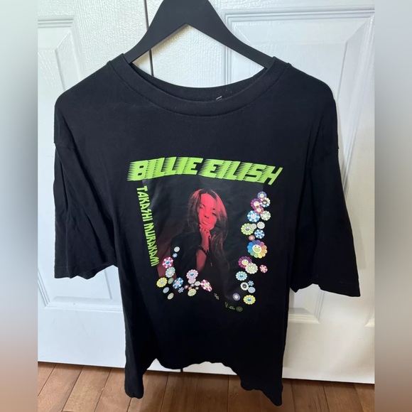 Billie Eilish Black Uniqlo t-shirt size large - Picture 1 of 3